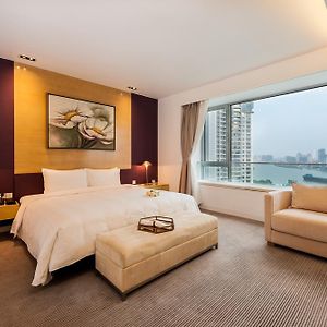Deluxe Three-Bedroom Suite